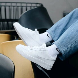 ナイキ ウィメンズ エアフォース1 ロー NIKE WMNS AIR FORCE 1 LOW WHITE ホワイト 白 DD8959-100 スニーカー 靴 人気 オシャレ