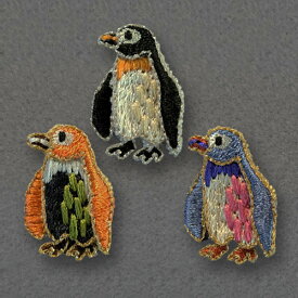 ［刺繍ブローチ］ペンギン　Made in japan、刺繍、ブローチ、全面刺繍、小さめサイズ、軽い、動物