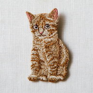 刺繍ブローチ　P-TOUCH　CUBE　コラボ　ねこ（高さ約7cm×幅約3.5cm）