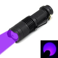 紫外線ブラックライト UV懐中電灯 CREE LED フラッシュライト ズーム式 発見器 ペットの排泄物 ステイン …