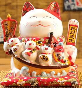 電動招き猫 白磁製 大型プレミアムモデル 座布団付 電池 磁器製 まねき猫 手描き ハンドメイド かわいく手招きします ネコ ねこ 開店祝いや開業祝いに喜ばれます 自動で腕を振ります ラッ
