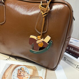 キーホルダー バッグチャーム 手作り おしゃれ 可愛い キャラクター おもしろい かわいい バッグ小物 木馬モチーフ バッグチャーム レディース ヌメ革 本革 レザーチャーム 馬 動物 レザーホースキーチェーンハンドバッグ用 女性用トートバッグ用かわいい財布チャーム