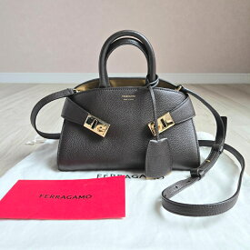 【中古】 Ferragamo フェラガモ Hug ハグ ミニ ハンドバッグ ガンチーニ ショルダー Ferragamo Hug XS