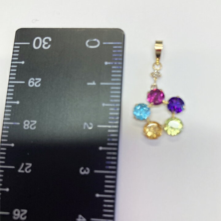 楽天市場】K18マルチストーン 1.40カラット 4mm 丸 5個付 ペンダント 