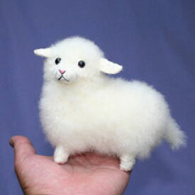 東京メトロのモデルになった・迷える小羊 ぬいぐるみ 羊 羊毛フエルト製品ではありません。