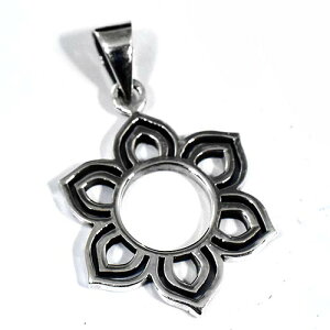 ロータス(蓮花) スターリングシルバー ペンダントトップ 蓮華 すいれん 仏教【メール便対応可】