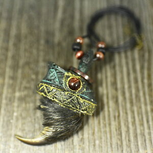 【一点物】アイヌ紋様 エンジュ(槐) 彫刻 ヒグマの爪 ペンダント チェーン付 西田智三 羆 ウッドカービング カムイ 神威 北海道 手彫り ペンダントトップ 和柄【送料無料】