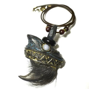 【一点物】アイヌ紋様 エンジュ(槐) 彫刻 ヒグマの爪 ペンダント チェーン付 西田智三 羆 ウッドカービング カムイ 神威 北海道 手彫り ペンダントトップ 和柄【送料無料】