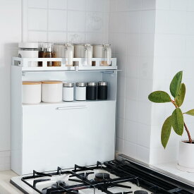 隠せる調味料ラック 前が開く フラップ式 キッチンラック おしゃれ 大容量 コンロ横 2段 上部ラック移動可能 調味料収納 スパイス ボトル 省スペース キッチン収納 完成品 (ホワイト)