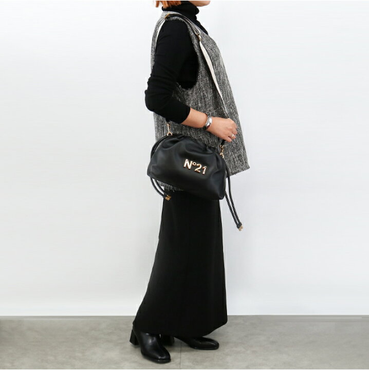 楽天市場】【N°21】ヌメロヴェントゥーノ 23EBP0901EC01 N001 BLACK 