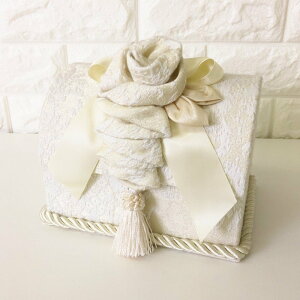 Jennifer Taylor Raffine-WHWFjt@[eC[ gN{bNX ӂt  킢 ^bZ { t zCg v[g Mtg {bNX [ Pn P k R