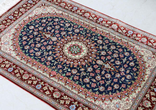 楽天市場】ペルシャ絨毯 シルク100% 119×78ペルシャ 高級 手織り