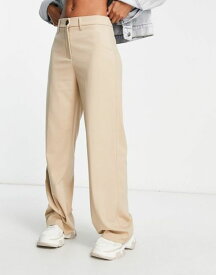 【送料無料】 ベルシュカ レディース カジュアルパンツ ボトムス Bershka wide leg slouchy dad tailored pants in camel CAMEL