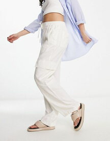 【送料無料】 エイソス レディース カジュアルパンツ カーゴパンツ ボトムス ASOS DESIGN pull on cargo pant with linen in off white Off white