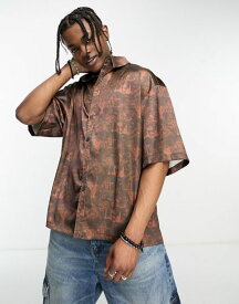 【送料無料】 コルージョン メンズ シャツ トップス COLLUSION festival short sleeve satin shirt in brown and black print Black