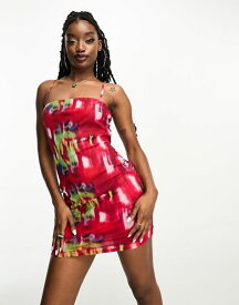 【送料無料】 ナーナー レディース ワンピース トップス NaaNaa cami bodycon dress with tie back detail in red abstract print Multi