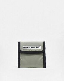 【送料無料】 エイソス メンズ 財布 アクセサリー ASOS DESIGN skate style wallet in textured gray with badge Gray