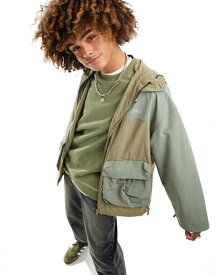 【送料無料】 リクレイム ヴィンテージ メンズ ジャケット・ブルゾン アウター Reclaimed Vintage patchwork pocket tech bomber jacket with hood Khaki