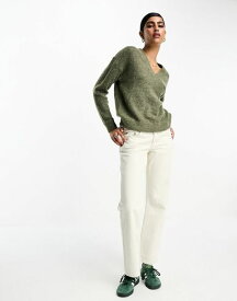 【送料無料】 セレクティッド レディース ニット・セーター アウター Selected Femme v neck knit sweater in green Khaki