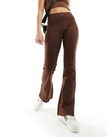 【送料無料】 フィラ レディース レギンス ボトムス Fila flared leggings in brown BROWN