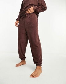 【送料無料】 カルバンクライン メンズ カジュアルパンツ スウェットパンツ ボトムス Calvin Klein cozy lounge terrycloth sweatpants in deep mahogany Deep Mahogany