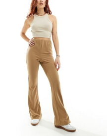 【送料無料】 ヴェロモーダ レディース カジュアルパンツ ボトムス Vero Moda jersey flare pant in beige BEIGE