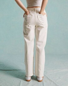 【送料無料】 ミスセルフフリッジ レディース デニムパンツ ジーンズ ボトムス Miss Selfridge heart pocket straight leg jeans in ecru ECRU