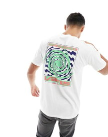 【送料無料】 バンズ メンズ Tシャツ トップス Vans T-shirt with back graphic in white WHITE