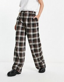 【送料無料】 モンキ レディース カジュアルパンツ ボトムス Monki wide leg pants in brown check - part of a set BROWN PLAID