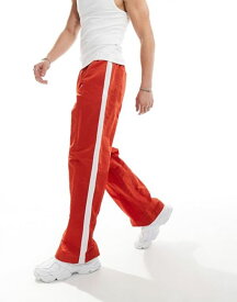【送料無料】 エイソス メンズ カジュアルパンツ ボトムス ASOS DESIGN wide nylon pants in red with white side panel Red