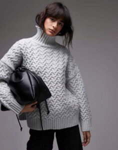 gbvVbv fB[X AE^[ jbgEZ[^[ nClbN Z[^[ jbg Topshop knitted weave cable high neck oversized sweater in light Artic u[