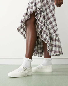 oY fB[X V[Y Xj[J[ t Vans Mary Jane canvas sneakers with ruffle detail WHITE zCg