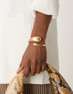 �G�C�\�X ���f�B�[�X �A�N�Z�T���[ �u���X���b�g�E�o���O���E�A���N���b�g ASOS DESIGN cuff bracelet with wrap around molten detail with shiny and brushed gold tone Gold �S�[���h