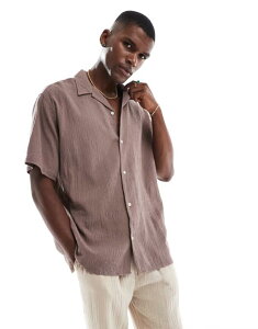 �W���b�N �A���h �W���[���Y �����Y �g�b�v�X �V���c Jack & Jones revere collar shirt in crinkle texture taupe Taupe �g�[�v