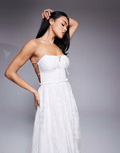 ���u�g���C�A���O�� ���f�B�[�X �g�b�v�X �����s�[�X �h�J ���[�X Love Triangle embroidered midaxi dress with shirred waist and lace up back WHITE �z���C�g