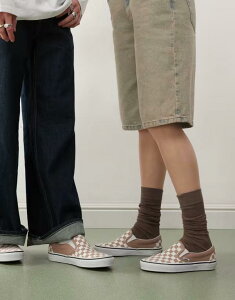 oY fB[X V[Y Xj[J[ BROWN Vans Classic Slip-On color theory checkerboard sneakers in taupe