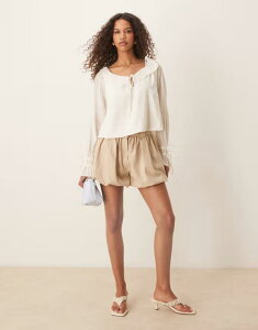 �G�C�\�X ���f�B�[�X �{�g���X �n�[�t�p���c�E�V���[�c �V���[�g�p���c ASOS DESIGN tailored crinkle bubble hem shorts in stone Stone �X�g�[��