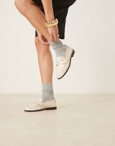 GC\X fB[X V[Y Xb|E[t@[ MU[ [t@[ ASOS DESIGN Minnie ruched detail loafers Off-white ItzCg