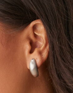 GC\X fB[X ANZT[ sAXECO Te ASOS DESIGN large stud earrings in oval shape in satin silver tone SILVER Vo[