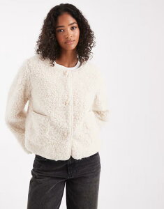 IuWFNg fB[X AE^[ WPbgEu] Nbvh WPbg Object premium fluffy borg duffle style cropped jacket in cream White Sand zCg