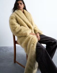 �g�b�v�V���b�v ���f�B�[�X �A�E�^�[ �R�[�g Topshop faux fur super long oversized shawl coat in buttermilk Buttermilk
