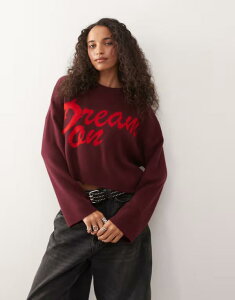 yz mCW[C fB[X jbgEZ[^[ AE^[ Noisy May crew neck boxy knit sweater in burgundy with red text Windsor wine
