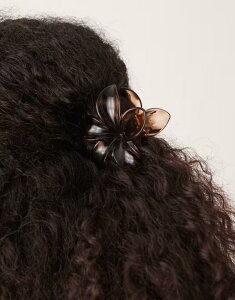 yz fUCr[h fB[X wAANZT[ ANZT[ DesignB London flower hair claw clips in neutral tortoiseshell BEIGE