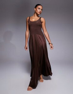 ���A ���f�B�[�X �g�b�v�X �����s�[�X �}�L�V�����s�[�X �T�e�� �}�L�V Rare London satin scoop neck dropped side waist maxi dress in chocolate Chocolate �`���R���[�g