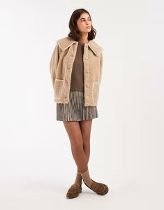 ~XZttbW fB[X AE^[ R[g WPbg Miss Selfridge blanket stitch borg collar detail jacket in camel CAMEL L