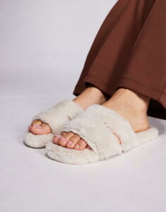 �V�~ ���f�B�[�X �V���[�Y �T���_�� SIMMI Shoes Simmi London Polar fluffy slippers in cream CREAM �N���[��