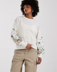 �I�����[ ���f�B�[�X �A�E�^�[ �j�b�g�E�Z�[�^�[ �N���[�l�b�N �t�����[�� �t�����[ ONLY crew neck sweater with floral sleeve detailing Cloudancer �z���C�g
