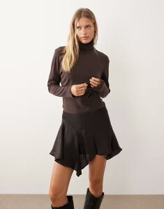 �����L ���f�B�[�X �{�g���X�J�[�g �~�j �T�e�� Monki crinkle satin flippy mini skirt in dark chocolate brown �u���E��
