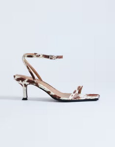 �g�b�v�V���b�v ���f�B�[�X �V���[�Y �T���_�� �v�����g ���U�[ �q�[�� Topshop Ezra strappy heel sandals in cow print hair on realeather Cow print pony