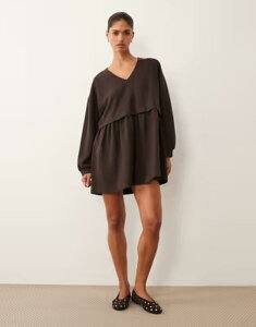 �~�X�Z���t�t���b�W ���f�B�[�X �g�b�v�X �����s�[�X V�l�b�N �~�j Misselfridge v-neck brushed rib mini smock dress in chocolate BROWN �u���E��